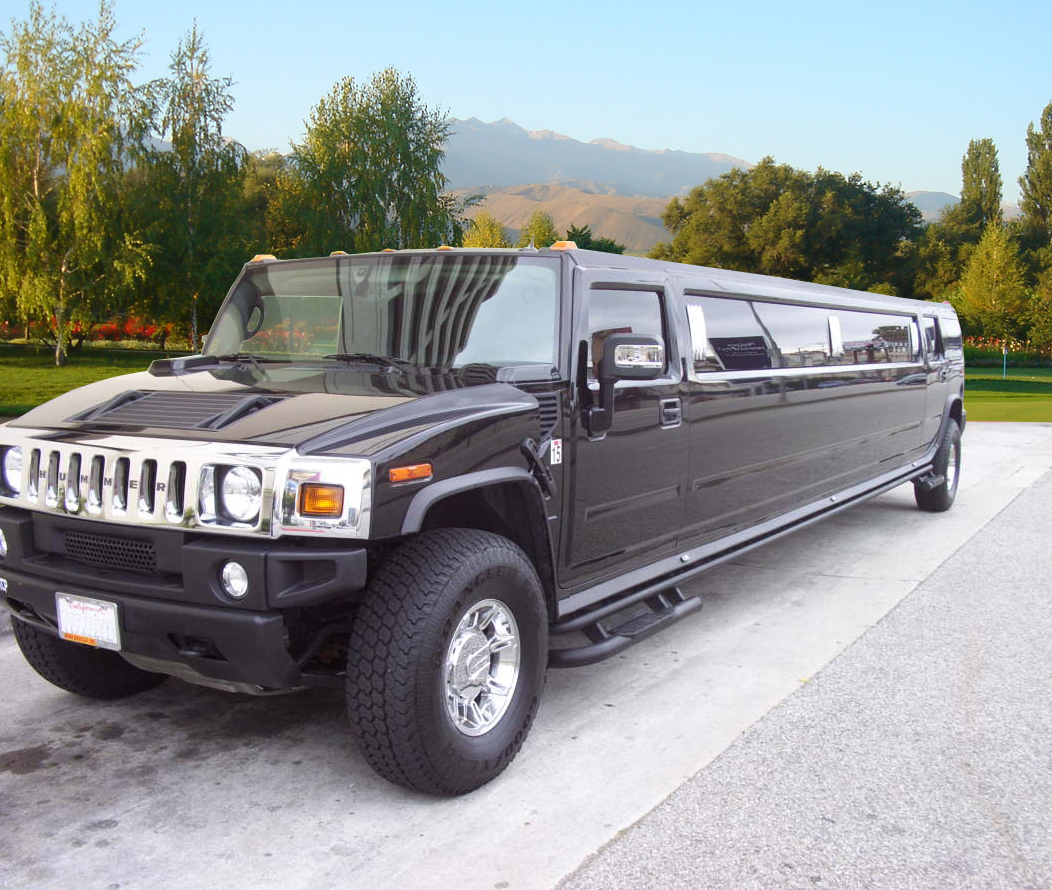 Black Hummer_no logo.jpg