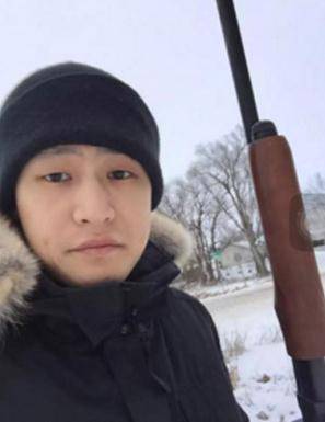 中国留学生持枪照暗示若挂科杀教授 被开除遣