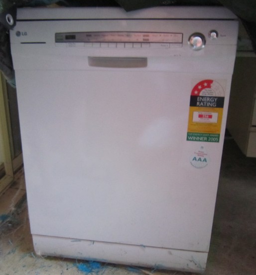 Dish washer