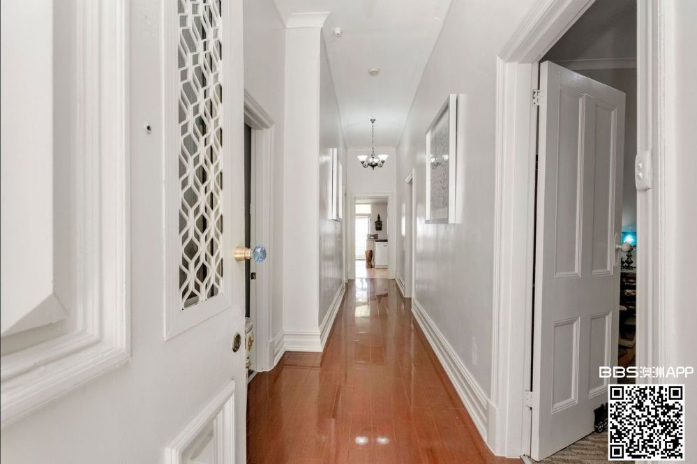 Hall way 1 a.jpg