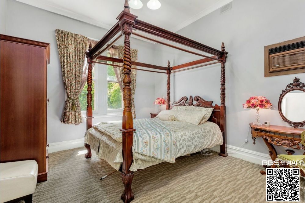 Room 1 a.jpg