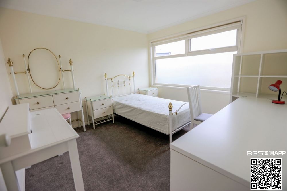 Room 1.jpg