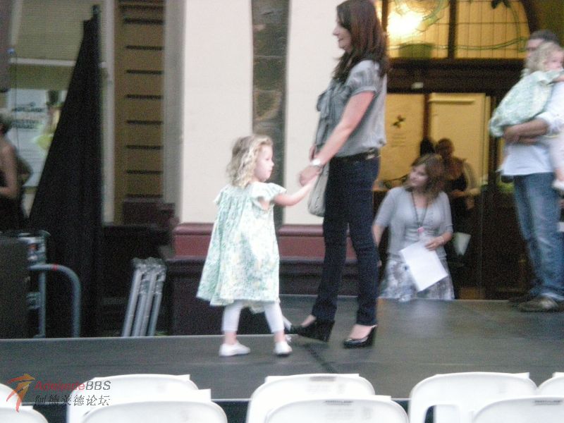 ͯģ����Ϥ���أ�������̨